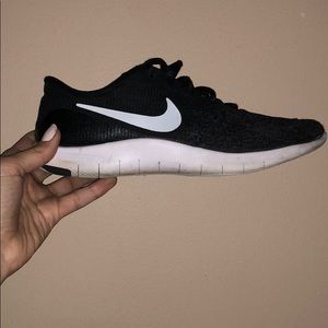 Nike Flex Contact Running Shoes